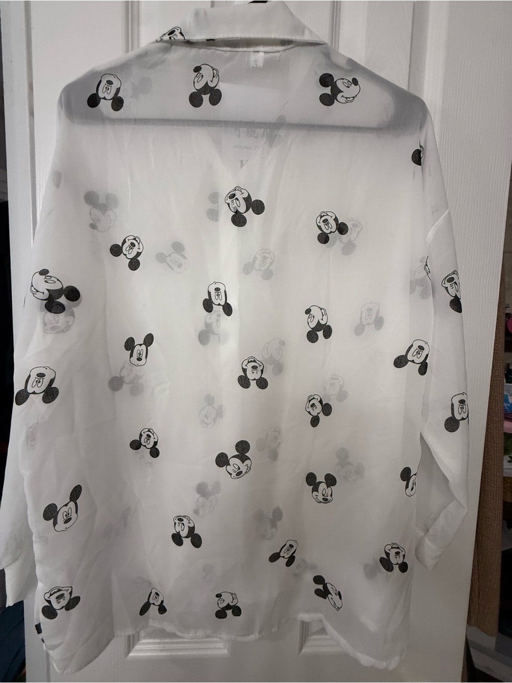 Casual White Sheer Button-Down Shirt with MouseCharacter Print size xl - Picture 4 of 4